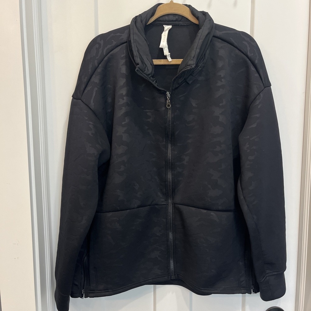 Fabletics Black Camo Full Zip Jacket Coat Pockets 1/4 Side Zippers‎ Size XL